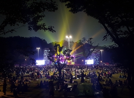 2017 수원재즈페스티벌이 광교호수공원에서 2일 일정으로 펼쳐졌다.   