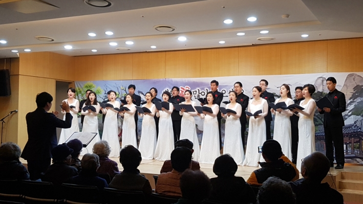 수원시립합창단 공연모습