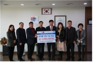장안구 주민자치위원장협의회가 3·1운동 및 대한민국임시정부수립 100주년 기념 상징물 건립 기금 200만원을 전달했다.  