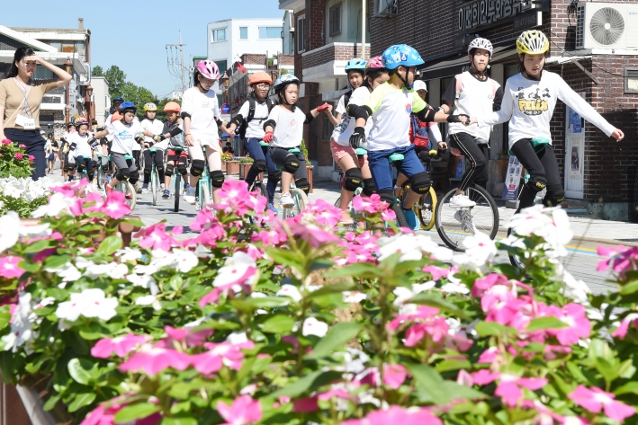지난해 9월 행궁동에서 열린 2018년 생태교통 수원2013 5주년 리마인드 기념행사모습.