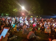 지난해 숲속의 파티에서 프랑스의 트랑스 익스프레스라는 단체가 펼친 퍼레이드와 공중극인 인간모빌