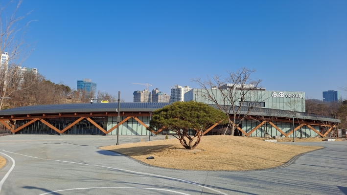 영흥수목원의 방문자센터 