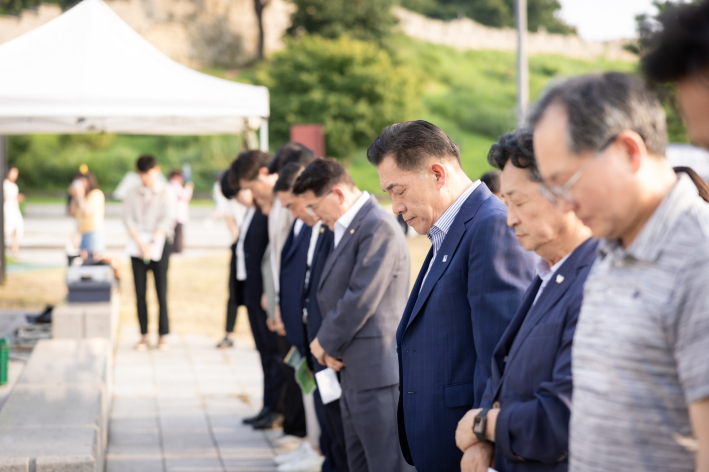 이재준 시장이 '제11차 세계일본군 '위안부' 피해자 기림일' 행사에서 발언하고 있다.