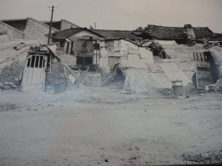 1950년 6,25 전쟁으로 발생한 수원시 세류동 난민촌 모습