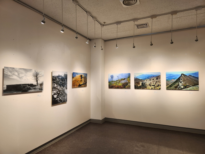 노송갤러리에서 열리는 한국성곽사진가회 성곽 사진전