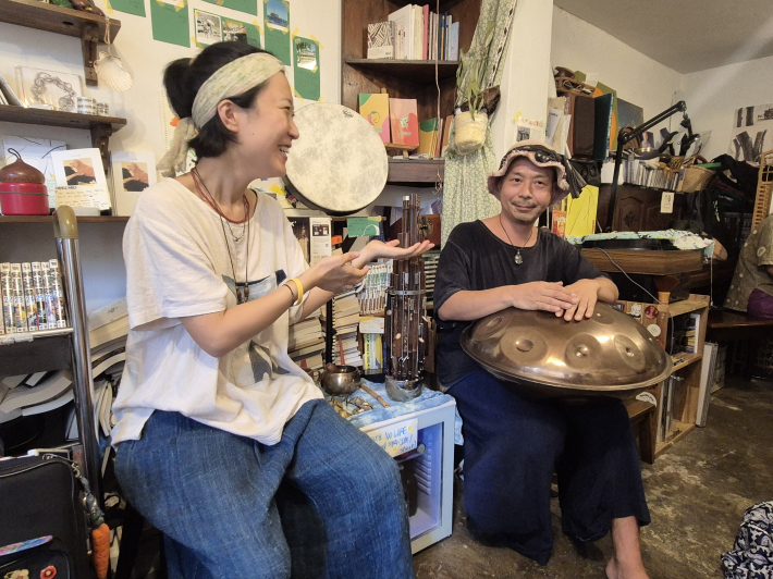 타카(Taka)의 핸드팬(Handpan) 연주와 서민기 연주자의 우리나라 전통악기 콜라보 