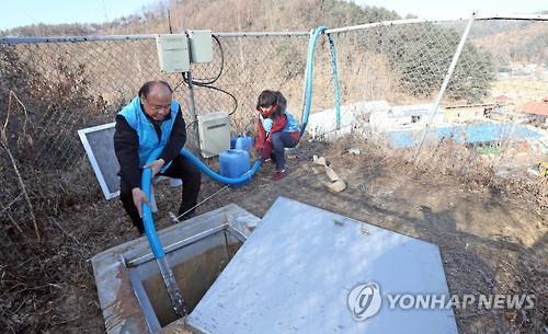 겨울가뭄에 급수 지원[연합뉴스 자료사진]