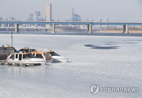 얼어 붙은 한강 [연합뉴스 자료사진]