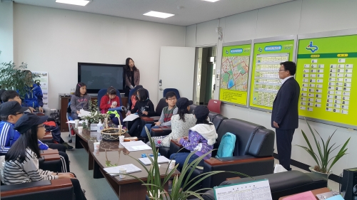 화서2동 주민센터 '어린이 기자단' 방문 취재_1