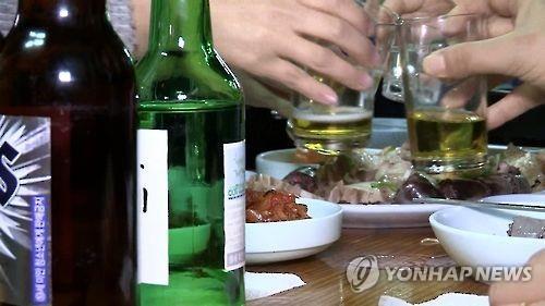 "예약? 작년의 절반도 안 돼요"…얼어붙은 '송년회'_1