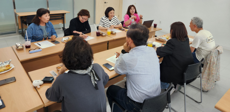 디지털로 이어가는 따뜻한 나눔, 수원시신중년센터 커뮤니티 ‘디지털 나누미’