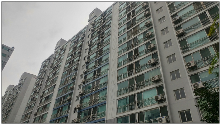 국경일은 노는 날 밖에 안 보인다