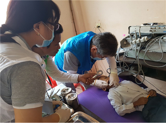 수원시보건소 의료봉사단이 캄보디아 수원마을에서 의료봉사활동을 실시했다.