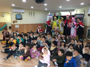 원아들과의 사진촬영 시간