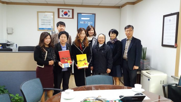 수원시공공형어린이집 아동양육시설 후원금 전달