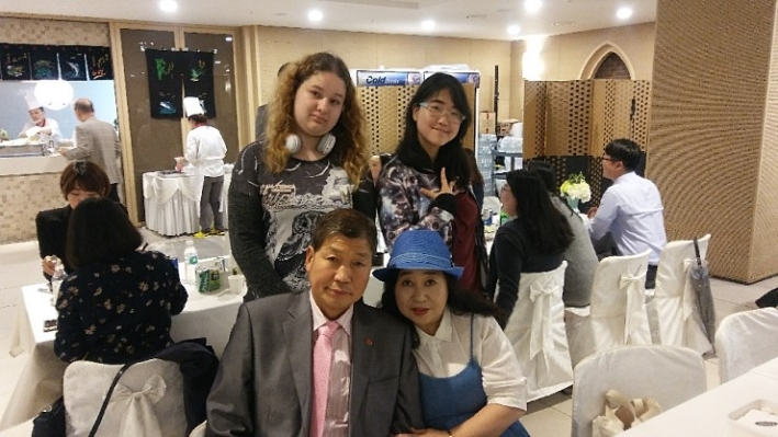 홈스테이 가정과 명동성당에서 1일 투어