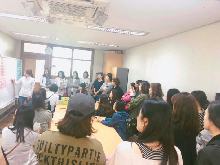 자발적으로 사전연수와 모임을 통해 전래놀이를 준비한 학부모들