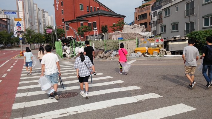 클린환경 청소년 프로그램 정화활동 모습