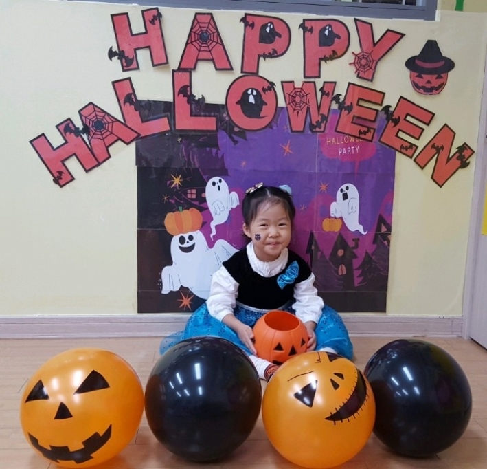 작년 어린이집에서 행사한 4세 어린이 할로윈데이 사진