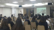 반려동물 문화교실 강좌를 듣는 구민들
