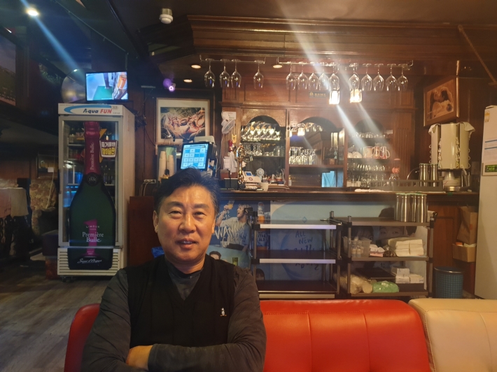 34년간 한 자리에서 경양식을 운영중인 박종렬 사장