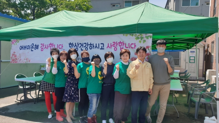 서둔동 새마을부녀회, '어버이날 맞아 따뜻한 국수 한그릇 대접'