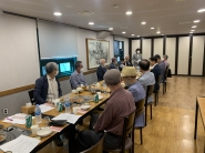 2m 거리두기(최소1m)  유지하면서 간담회 모습