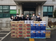 수원남부로타리클럽, 이웃사랑 나눔 행사 기념사진 촬영