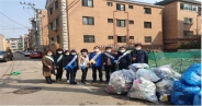 지난 25일 구운동과 주민자치위원회가 진행한 무단투기 쓰레기 파봉 및 단속 작업 현장이다.