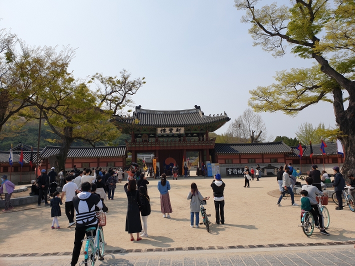 화성행궁 상설한마당 '장용영 교대의식' 매주 토·일 오후 2시에 즐길 수 있다.