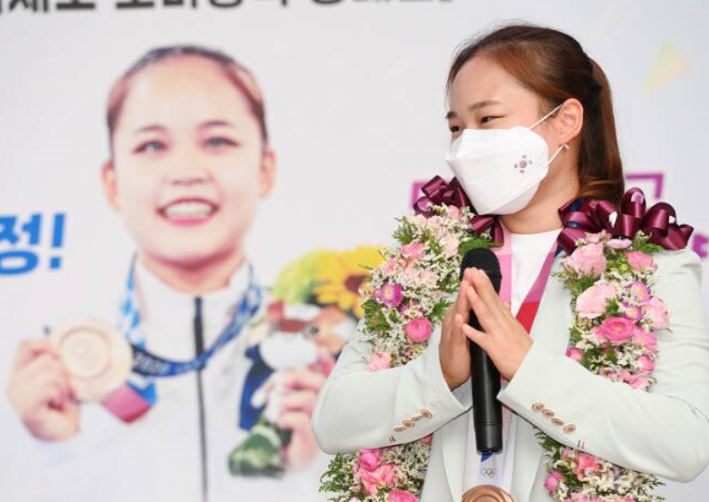 수원시청 여서정 선수가 도쿄올림픽 여자 기계체조에서 동메달을 목에 걸었다. 