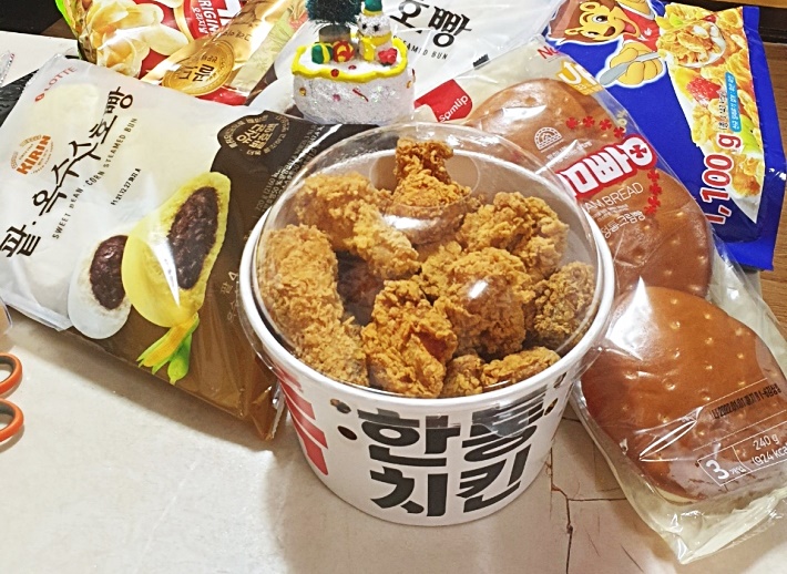'숨은 행복 찾기' 사업 일환으로 아이들에게 전달된 간식