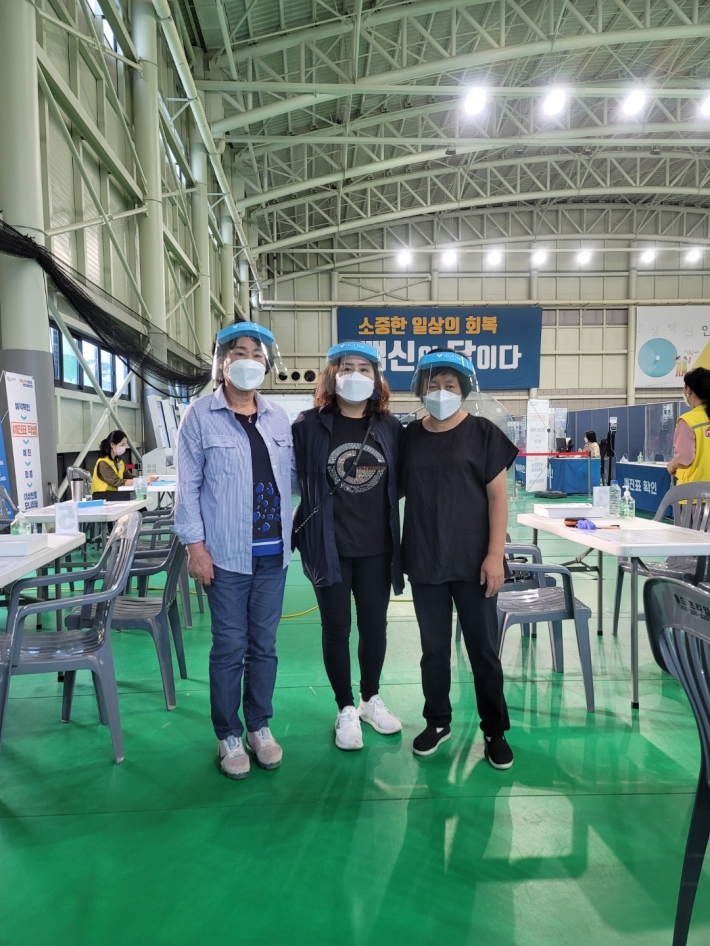 세류3동 통장협의회, 예방접종센터 자원봉사활동 참여