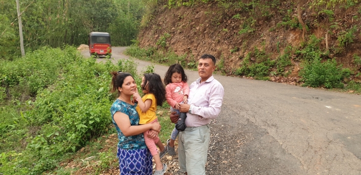 애미마 고향의 네팔 친정부모와 함께