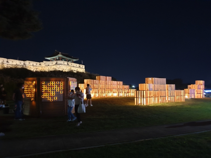 화서공원, 관람객의 소원과 빛의 완성 '소원의 벽'