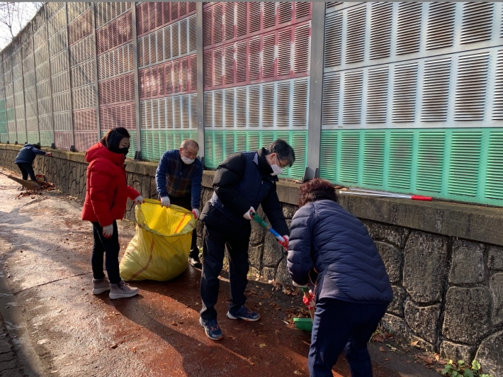 팔달구 화서2동, 가을철 낙엽 대청소 실시