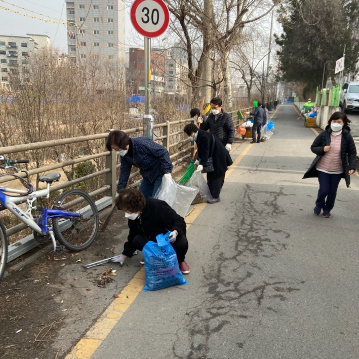 매교동 새봄맞이 수원천로 대청소사진