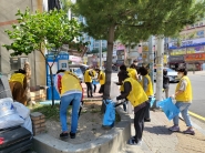 우만1동 행정복지센터에서 5월 맞이 일제 대청소를 실시했다