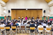 경기아트센터 지원 찾아가는 문화복지공연 전교생 관람 모습