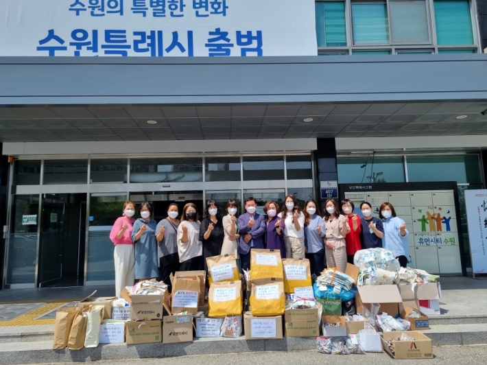 2일, 영통구 가정복지과에서 환경의날을 맞이해 환경보호와 자원선순환 문화확산을 위해 관내 어린이집을 대상으로 엄마 아빠 지구(9)가 아파해요 자원회수사업을 추진하였다.