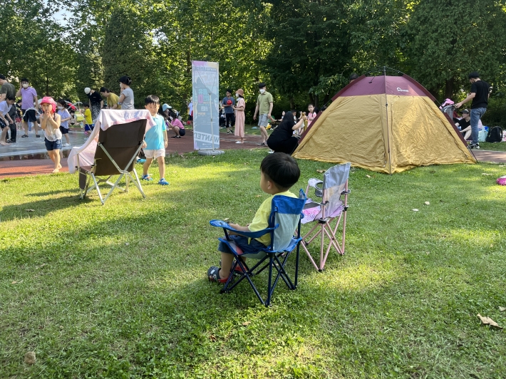 효원 아나바나 플리마켓에서 500원씩 주고 구매한 캠핑의자