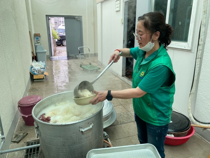 구운동 새마을부녀회, 더위를 이겨낼 사랑의 반찬 배달