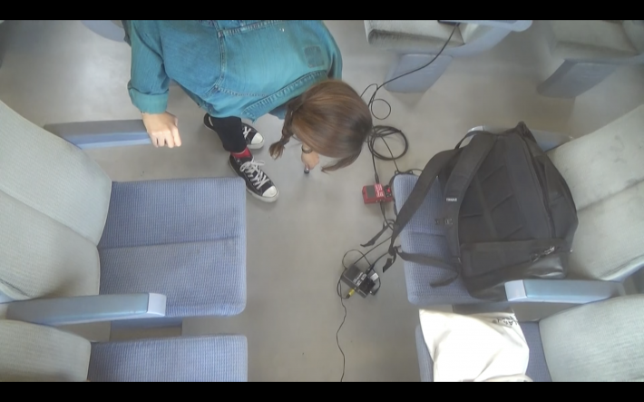 윤희수 작가는 낯선 장소 탐험에서 영감을 얻는다고 한다.