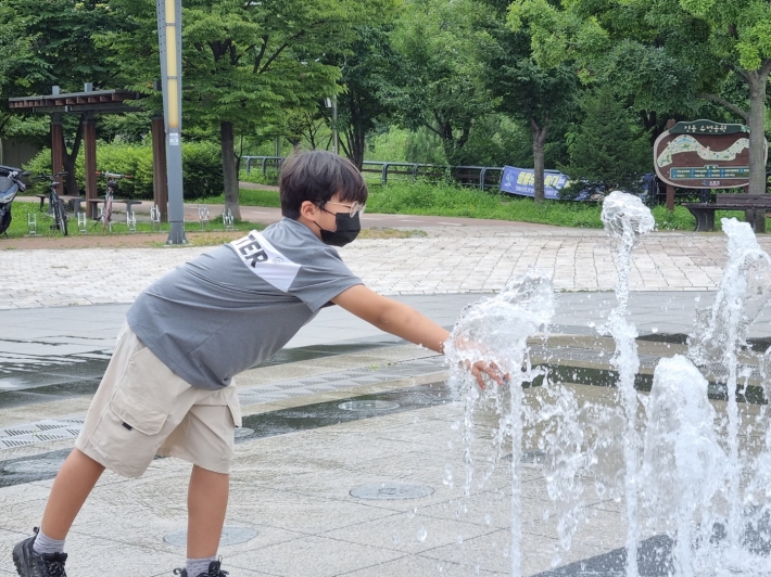 신동카페거리에서 시원한 음료 한 잔씩