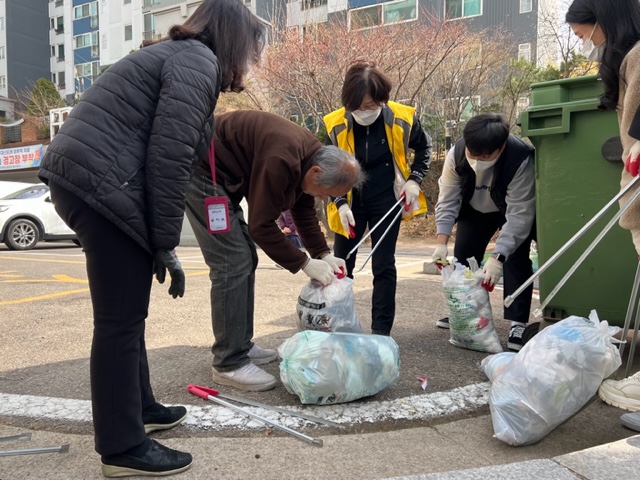 관계자 및 입주민들과 샘플링을 진행하였다