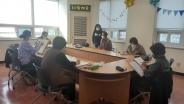 구운동 주민자치센터에서 인기 프로그램인 ‘연필인물화’ 강의가 진행되고 있다.