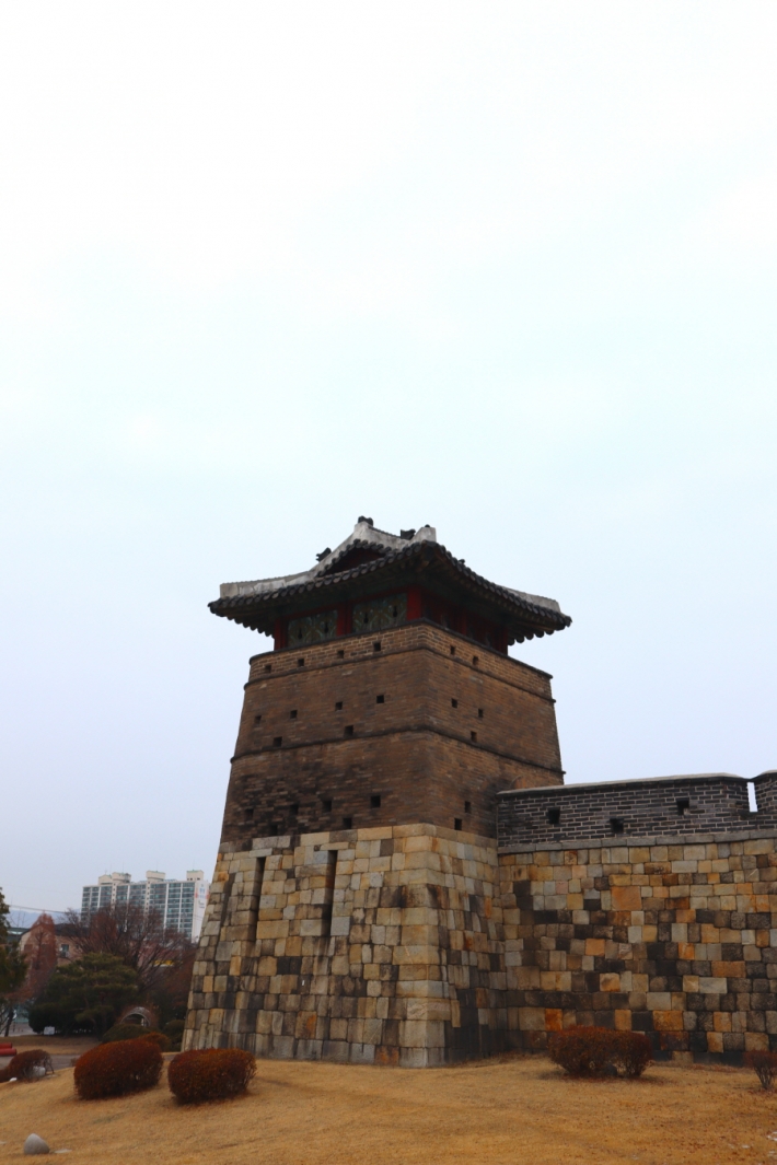 화성에는 3곳의 공심돈을 세웠는데 서북공심돈만이 축성 당시 모습 그대로 남아있다.