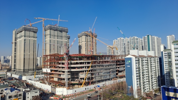 연말준공예정인 스타필드수원과 푸르지오 브리시엘