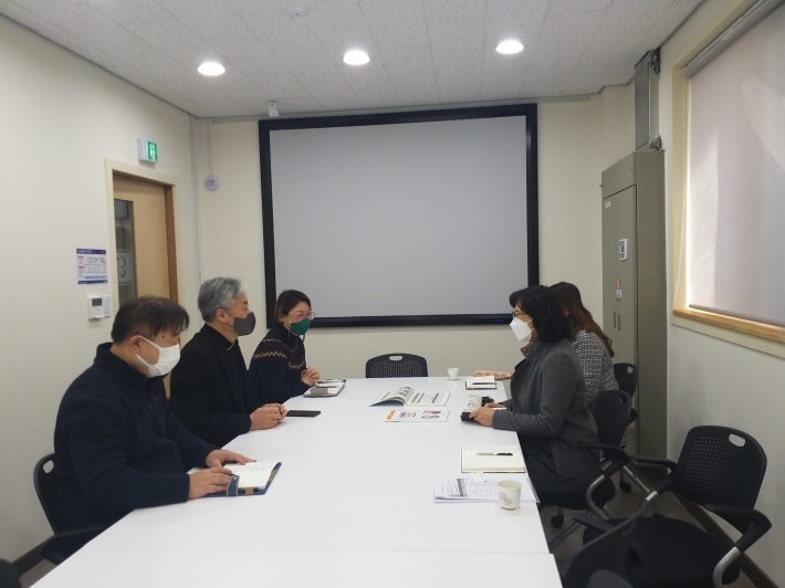 수원시니어클럽을 방문하여 노인정보화교실 운영 방안 논의