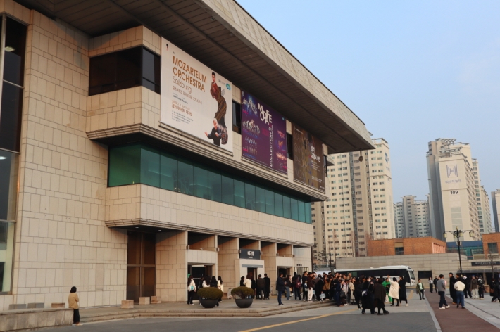 공연을 보러온 이들을 보여 한국 현대무용의 현재와 미래를 발견하는 시간!